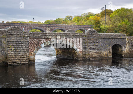 Vieux ponts de pierre à Newport, Mayo, Irlande Banque D'Images