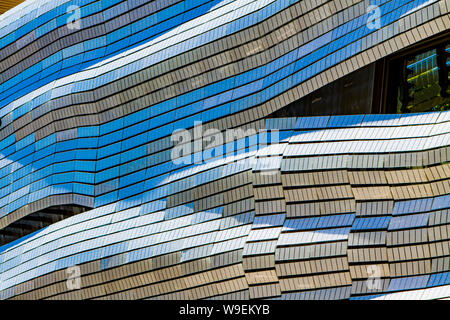 NIMES, FRANCE - Le 29 avril 2019 : Détail d'un musée romain de Nîmes, France. Musée a été conçu par Elizabeth de Portzamparc et ouvert depuis juin 2018. Banque D'Images