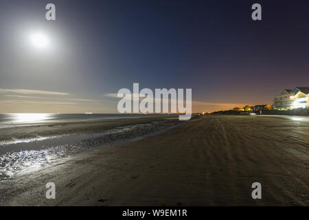 Lever de soleil à la plage de sable de Bettystown, Co Meath, Ireland Banque D'Images