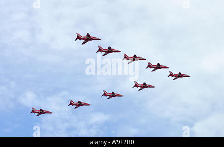 Ottawa, Ontario, Canada, le 13 août 2018 : les flèches rouges, l'équipe de vol de l'élite de la Royal Airforce en Grande-Bretagne voler au-dessus d'Ottawa. Banque D'Images