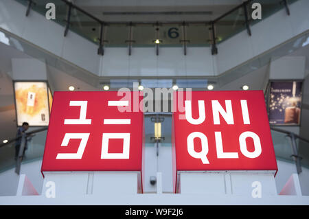 Hong Kong, Chine. Août 13, 2019. La marque de vêtements japonaise Uniqlo vu à Hong Kong. Budrul Chukrut Crédit : SOPA/Images/ZUMA/Alamy Fil Live News Banque D'Images