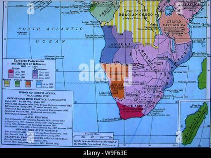 Une carte couleur 1922 montrant une chronologie des possessions européennes et les sphères d'influence en Afrique Banque D'Images