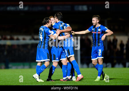 Rochdale, UK. 13Th Aug 2019. Le milieu de terrain de Rochdale Callum Camps est félicité par coéquipiers après avoir marqué son quatrième but de la partie au cours de l'Carabao Cup match entre Bolton Wanderers et Rochdale Spotland Rochdale au stade, le mardi 13 août 2019. Usage éditorial uniquement, licence requise pour un usage commercial. Photographie peut uniquement être utilisé pour les journaux et/ou à des fins d'édition de magazines (Credit : Andy Whitehead | MI News) Credit : MI News & Sport /Alamy Live News Banque D'Images