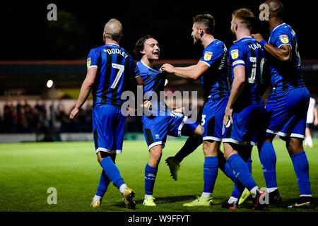 Rochdale, UK. 13Th Aug 2019. Le milieu de terrain de Rochdale Ollie Rathbone célèbre avec coéquipiers après rendant 5-2 lors de la Coupe du buffle entre Bolton Wanderers et Rochdale Spotland Rochdale au stade, le mardi 13 août 2019. Usage éditorial uniquement, licence requise pour un usage commercial. Photographie peut uniquement être utilisé pour les journaux et/ou à des fins d'édition de magazines (Credit : Andy Whitehead | MI News) Credit : MI News & Sport /Alamy Live News Banque D'Images