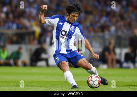 Porto, Portugal. Août 13, 2019. Shoya Nakajima (Porto), le 13 août 2019 - Football : Ligue des Champions troisième tour de qualification 2e match aller entre FC Porto 2-3 FC Krasnodar à Estadio do Dragao à Porto, Portugal. Credit : Itaru Chiba/AFLO/Alamy Live News Banque D'Images