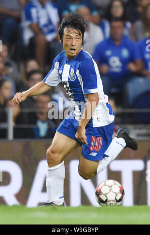 Porto, Portugal. Août 13, 2019. Shoya Nakajima (Porto), le 13 août 2019 - Football : Ligue des Champions troisième tour de qualification 2e match aller entre FC Porto 2-3 FC Krasnodar à Estadio do Dragao à Porto, Portugal. Credit : Itaru Chiba/AFLO/Alamy Live News Banque D'Images