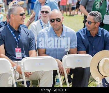 Derek Jeter des Yankees et venir à Cooperstown pour applaudir les intronisations au Temple de la renommée(y compris d'anciens coéquipiers - Mariano Rivera & Mike Mussina) Banque D'Images