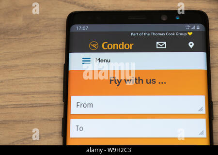 Condor Airlines accueil du site web sur un smartphone. Banque D'Images