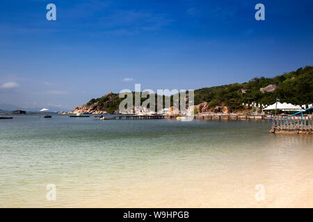 Beach and resort de Sao bien dans la baie de Cam Ranh, mer de Chine du sud, Ninh Thuan, Vietnam, Asie, 30074599 Banque D'Images