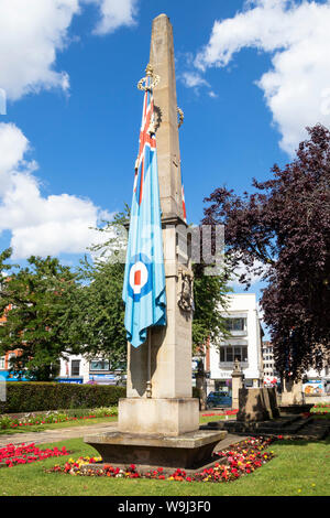 Mémorial de guerre de Northampton Town et County War Memorial par Sir Edwin Lutyens jardin centre-ville de Northampton Northamptonshire Angleterre UK GO Europe Banque D'Images