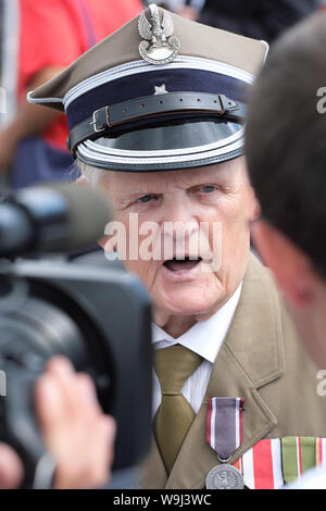 Pologne Varsovie un vétéran de la WW2 Polish NSZ Brygada Swietokrzyska resistance army prend part au 75e anniversaire en août 2019 Banque D'Images