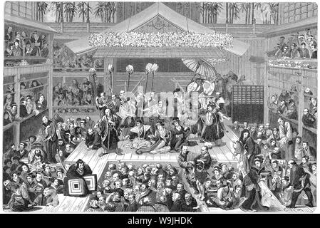 [ 1860 - Japon ] Performance théâtre japonais - acteurs sur scène devant un public à l'intérieur d'un théâtre. Publié dans la publication française Le Tour du monde, en 1869 (2) l'ère Meiji. L'illustration accompagnée d'un article sur le Japon par diplomate suisse M. Aimé Humbert qui a vécu au Japon en 1863-1864. Texte original : 'Une scène du théâtre japonais." 19e siècle vintage illustration de journal. Banque D'Images