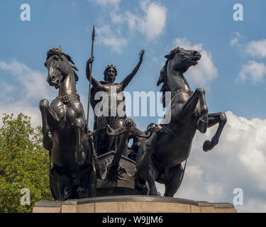 LONDRES, Royaume-Uni - 21 JUILLET 2018 : statue de la reine Boadicea sur le pont de Westminster Banque D'Images