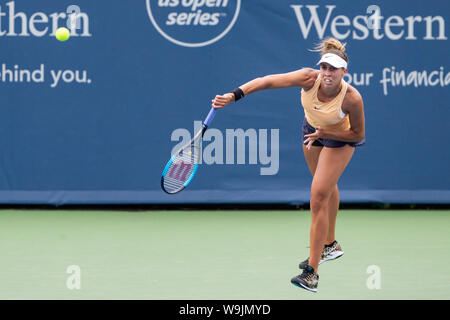 Mason, Ohio, USA. Août 13, 2019. Touches de Madison (USA) sert de tour de l'Ouest et du Sud de s'ouvrir à la Lindner Family Tennis Center, Mason, Oh. Crédit : Scott Stuart/ZUMA/Alamy Fil Live News Banque D'Images