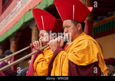 Trompettistes au Monastère Hemis festive 2019, Ladakh. Banque D'Images