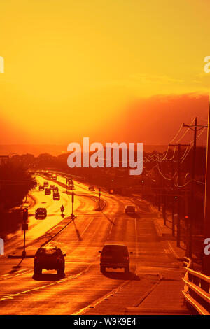 Coucher de soleil sur l'Avenida Boulevard, Albuquerque, Nouveau Mexique, États-Unis d'Amérique, Amérique du Nord Banque D'Images