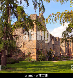 Demeure des archevêques d'York's Southwell Palace vers 1400 à côté de Southwell Minster, Nottinghamshire Banque D'Images