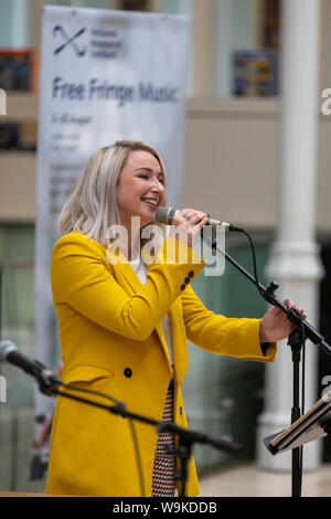 Edimbourg, Ecosse. Mercredi 14 août 2019. Des musiciens traditionnels écossais Ainsley Hamill et Alistair Paterson effectuer au Musée National d'Écosse dans le cadre du Fringe Fringe Music series. Présenté en partenariat avec musique en direct maintenant l'Écosse, cette série met en vedette certains des meilleurs musiciens émergents de l'Ecosse qui effectuent des morceaux traditionnels écossais, pièces classiques et instrumental ensembles à 2.05pm tous les jours pendant les 2019 Edinburgh Fringe Festival. Banque D'Images