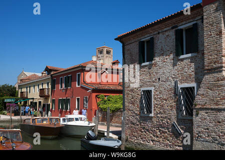 Piazza Santa Fosca sur l'île de Torcello, lagune de Venise, Vénétie, Italie Banque D'Images