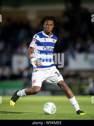 «Ejaria Oviemuno vidéo (en prêt) de Liverpool FC au cours de la lecture de Carabao Cup 1er tour match entre Wycombe Wanderers et Lecture à Adams Pa Banque D'Images