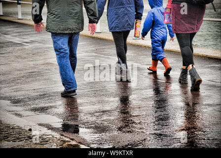 Weymouth, Dorset. 14 août 2019. Météo britannique. C'est même mouillé à Weymouth, une ville qui marque le plus grand ensoleillement annuel au Royaume-Uni Crédit : Stuart fretwell/Alamy Live News Banque D'Images