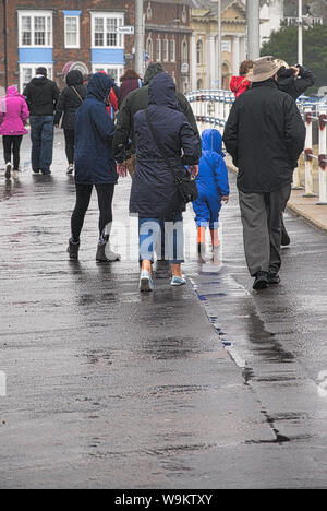 Weymouth, Dorset. 14 août 2019. Météo britannique. C'est même mouillé à Weymouth, une ville qui marque le plus grand ensoleillement annuel au Royaume-Uni Crédit : Stuart fretwell/Alamy Live News Banque D'Images