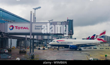 Un avion passager de British Airways stationné à l'aéroport international de Francfort, en Allemagne Banque D'Images