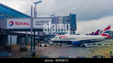 Un avion passager de British Airways stationné à l'aéroport international de Francfort, en Allemagne Banque D'Images