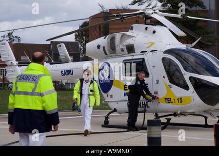 Arras, Hauts-de-France/France-March 11 2019 : le plein air ambulance basé à Arras dans le nord de la France Banque D'Images