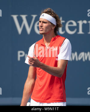 Mason, Ohio, USA. 14 août 2019 : Alexander Zverev (GER) perd de Miomir Kecmanovic (SRB) 6-7, 6-2, 6-4, à l'Ouest et le Sud de l'ouvrir aux Lindner Family Tennis Center à Mason, en Ohio. © Leslie Billman/Tennisclix/CSM Crédit : Cal Sport Media/Alamy Live News Banque D'Images