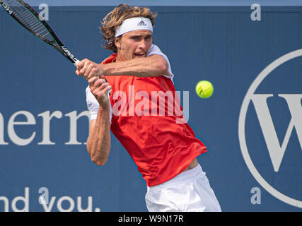 Mason, Ohio, USA. 14 août 2019 : Alexander Zverev (GER) perd de Miomir Kecmanovic (SRB) 6-7, 6-2, 6-4, à l'Ouest et le Sud de l'ouvrir aux Lindner Family Tennis Center à Mason, en Ohio. © Leslie Billman/Tennisclix/CSM Crédit : Cal Sport Media/Alamy Live News Banque D'Images