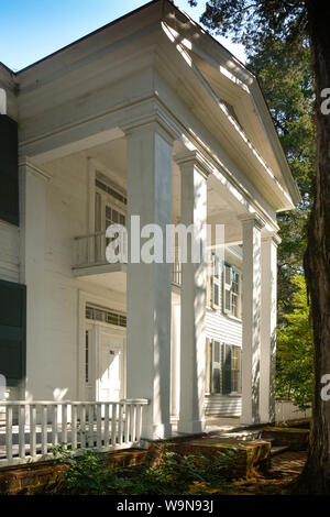 L'entrée du prix Pulitzer, William Faulkner's home, une conception néo-grec primitif, connu sous le nom de Rowan Oak à Oxford, MS Banque D'Images