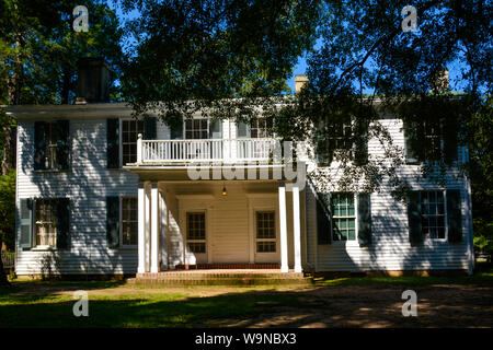 Une entrée de du prix Pulitzer, William Faulkner's home, une conception néo-grec primitif, connu sous le nom de Rowan Oak à Oxford, MS, Banque D'Images