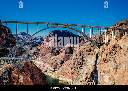 Mike O'Callaghan-pat tillman memorial bridge entre le Nevada et l'Arizona en face de l'Hoover Dam Banque D'Images