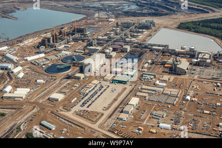 Photo aérienne de l'exploitation à la mine de la rivière Muskeg à CNRL de sables pétrolifères. Banque D'Images