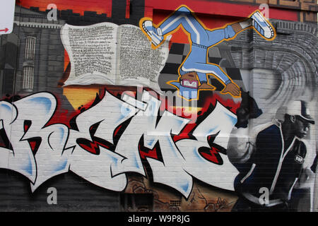 Une superbe fresque en couleurs plus le noir et blanc, 'In the Hood', Fitzroy, Melbourne, Australie Banque D'Images