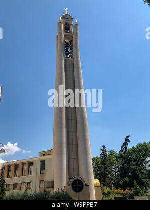 Clocher de la cathédrale de la résurrection à Tirana, Albanie Banque D'Images