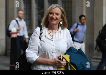 Ancien député conservateur Sarah Wollaston arrive au Nœud de code à Londres avant le premier grand discours de chef du Parti libéral-démocrate Jo Swinson depuis qu'elle a été élu le mois dernier. Banque D'Images