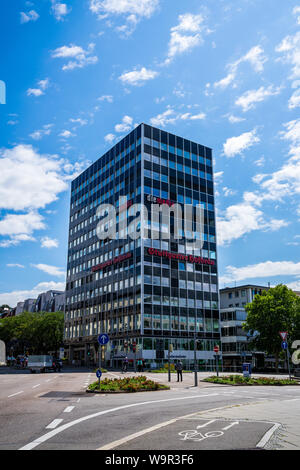 Stuttgart, Allemagne, le 14 août 2019, un immeuble à bureaux d'hofbraeu brasserie stuttgarter au centre-ville de Stuttgart City à street administré par radeberger et dr o Banque D'Images