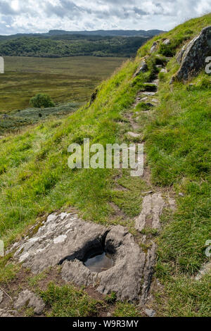 Tasse et anneau, Dunadd Fort, Kilmartin Glen, Argyll, Scotland.. Banque D'Images