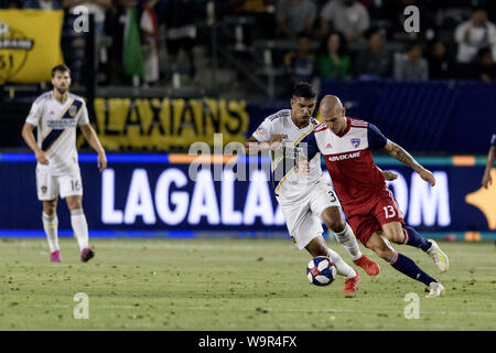 Los Angeles, Californie, USA. 14Th Aug 2019. 13 Zdenek Ondrasek passant # 3 Diego polenta pendant la vs FC Dallas LA Galaxy MLS match de foot le 14 août 2019. Credit : Dalton Hamm/ZUMA/Alamy Fil Live News Banque D'Images