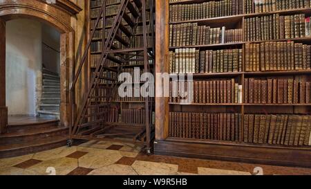 Étagère, Bibliothèque nationale d'Autriche, de l'intérieur, Vienne, Autriche Banque D'Images