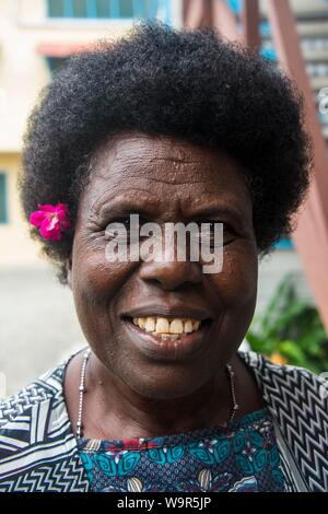 Friendly femme plus âgée, portrait, Buka, Papouasie Nouvelle Guinée Banque D'Images