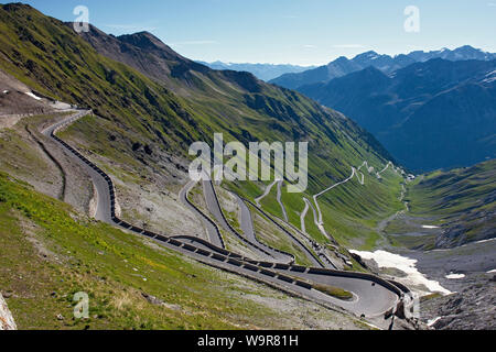 Route de la serpentine, pas de circulation, Stelvio, Stilfser Joch, Stilfserjoch, Tyrol du Sud, Suedtirol, Alto Adige, Italie, Europa Banque D'Images