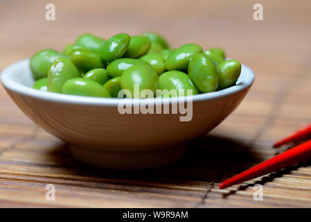 Le soja, haricots verts cuits, Glycine max Banque D'Images