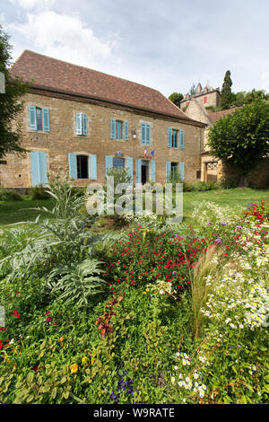 Village de Limeuil, France. Vue pittoresque de Limeuil's mairie et bureau de poste. Banque D'Images