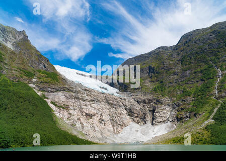 Boyabreen glacier, un magnifique bras de la grand glacier Jostedalsbreen, Norvège, Europe Banque D'Images
