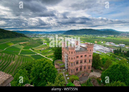 Vue depuis le château de l'Ortenberg vineards dans la zone de la Kinzig en Allemagne Banque D'Images