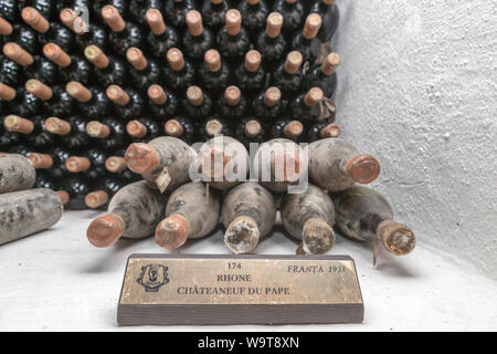 Chateauneuf du Pape 1938 Museum et espace de rangement Cricova Winery Chisinau Moldavie Banque D'Images