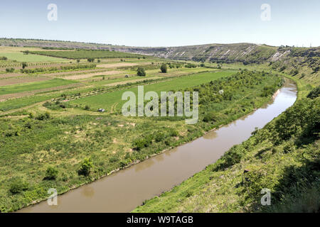 Vue du village de Orheil Vechi, Monastère de la grotte complexe, Moldova Banque D'Images